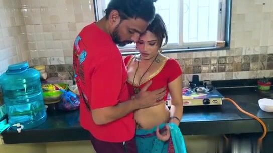 Bhabhi ki chudai Hindi Sex Story पति बाहर गए तो भाभी ने किचन में चूत दे दी 